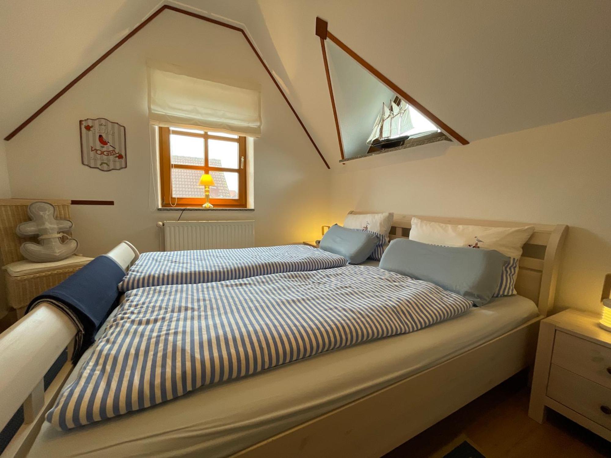 Ferienhaus Henny: 6 Geh-Minuten Vom Hafen. Privater Garten Jemgum Exterior foto